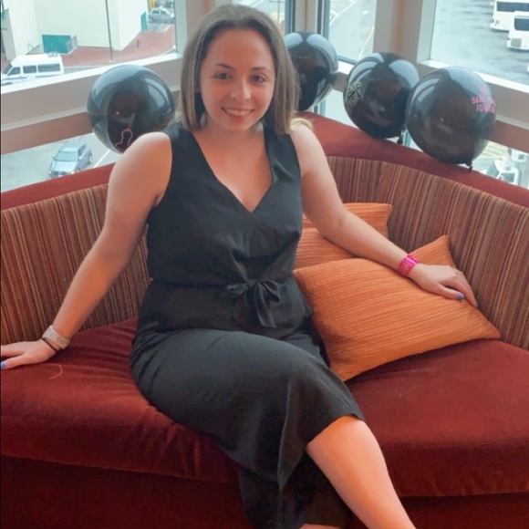 Meet your Posher, Cassie - Picture 2 of 2